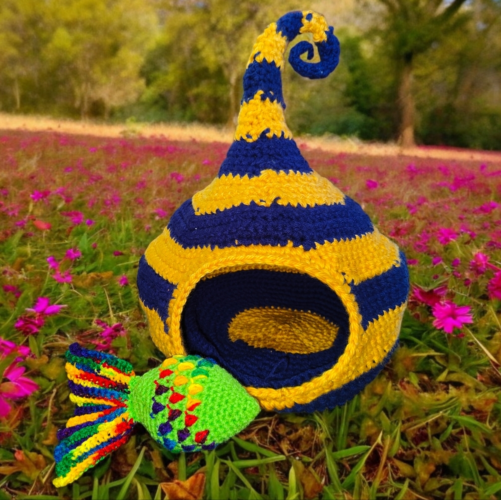 Handmade Crochet Fairy Elven Cat / Small Pet Bed and Toy